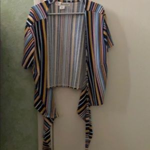 Cropped shirt topper